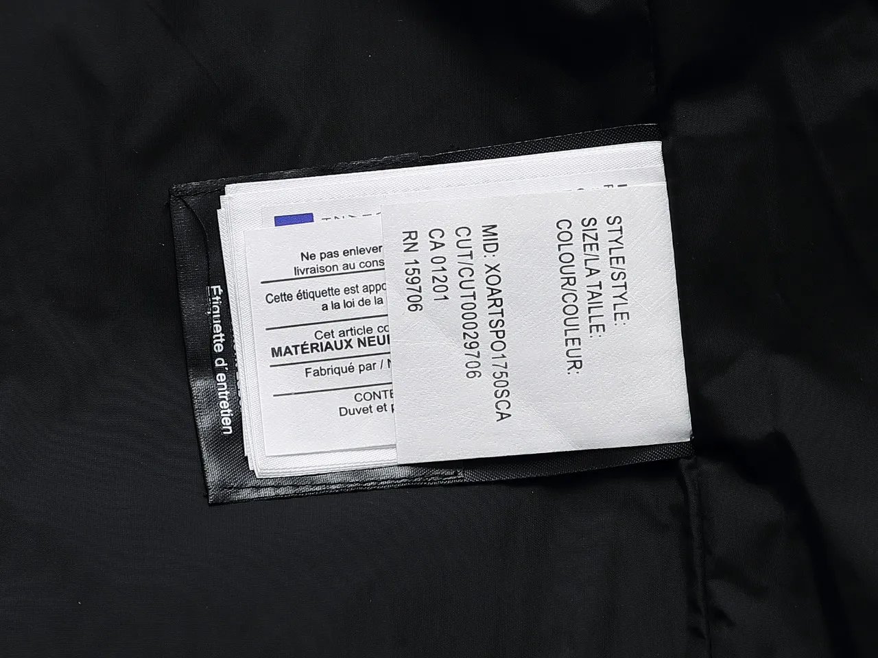 P840 Canada Goose Canada Goose #Expedition04 Parker, a treasure of Canadian origin! Limited supply worldwide! Canada Goose Model 04 is a top-notch couple model. The polar cold-proof outdoor series fur collar detachable hooded parka down jacket is the first Goose in 2024. I hope my partners will like it. Peak quality. I hope everyone can identify it together! The most popular cool items of the Big Goose family in 2024 are online. The same popular product of Yi Yang Qianxi is said to be a joint limited edition Big Goose that cannot be bought in autumn and winter. If you dislike the sameness of the Big Goose in the past, then this model will definitely give you a different experience! This year's most powerful couple's collection for autumn and winter is online, a top-notch luxurious ready-to-wear style, paired with an outdoor warm down jacket with great style and charm! The most standard and classic items of the Daye family in the past two years are equipped with unique reflective stripes for embellishment, which further shows the high-end fashion performance effect. With the embellishment of hardware buckles, it has excellent performance effect. The upper body is clean, simple and elegant, even for urban leisure. It is suitable for various occasions. Designed with large pockets, this model has a large capacity and is equipped with reflective stripes, making it safer at night. It is suitable for various adventure activities. It is made of windproof and waterproof technical materials. The interior is filled with full white duck down, which is absolutely cold-proof and warm. It also has a stand-up collar design and fine fluff at the collar, with meticulous attention to detail! The charm of this model is also more spiritual, and the upper body has more temperament and specifications. It perfectly shows the ultra-high standard of fashionable performance of this model, integrating outdoor and life, and you can even create high-street wear! The most pinnacle limited-edition goose that we have presented so far, both in terms of design and detailed materials, it is completely outstanding. The grand and evergreen version design is matched with cool reflective elements. The overall appearance can be said to be quite high, and it has that kind of powerful outdoor performance! It combines high-end casual attributes with high-street style. It is high-grade, domineering, warm, and beautiful. The visibility of the upper body is quite strong, and the configuration of the owl element is highly brand-recognizable. The overall brand performance and visual effects are fully enhanced, and it also has the high-end sense of fashion and fashionable performance. It is a must-buy product because this is the most awesome down brand on the earth and one of Canada's three national treasure brands. It is also a very sentimental down luxury brand. In the field of polar cold-proof clothing, goose has made an irreplaceable contribution.. SIZE: XS S M L XL XXL Color: black, off-white, red, navy blue, gray